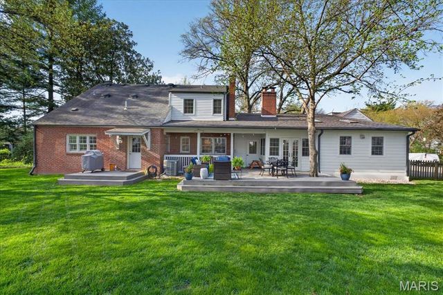 326 Luther Lane, Glendale, MO 63122