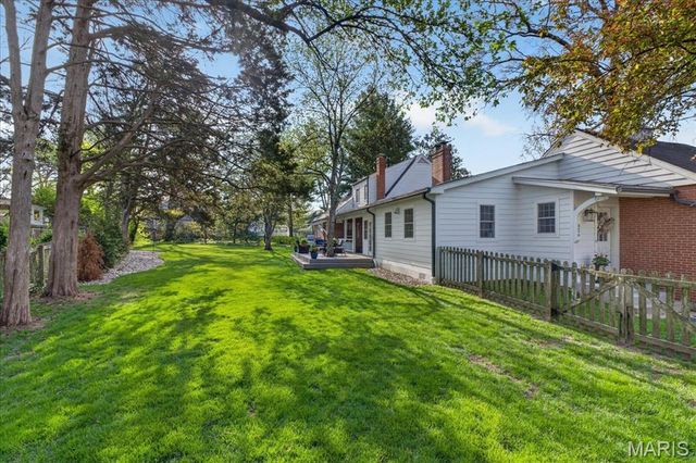 326 Luther Lane, Glendale, MO 63122