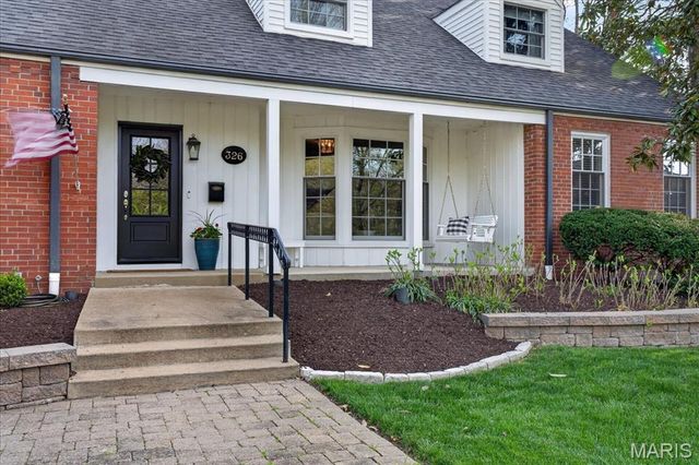 326 Luther Lane, Glendale, MO 63122