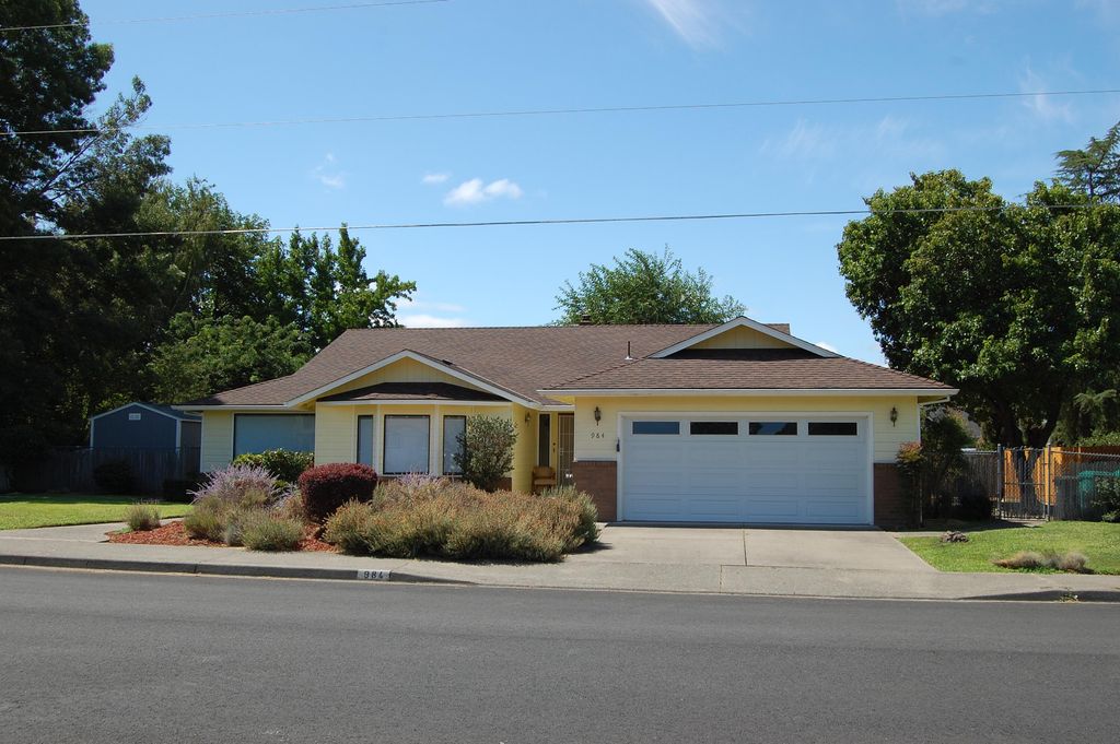 984 Mesman Drive, Grants Pass, OR 97527