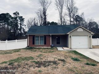 538 Shadowridge Road, Jacksonville, NC 28546