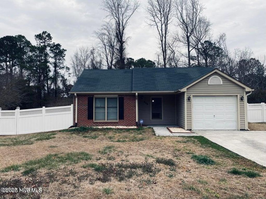 538 Shadowridge Road, Jacksonville, NC 28546