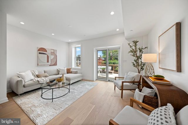 131 11 ST NE #3, Washington, DC 20002