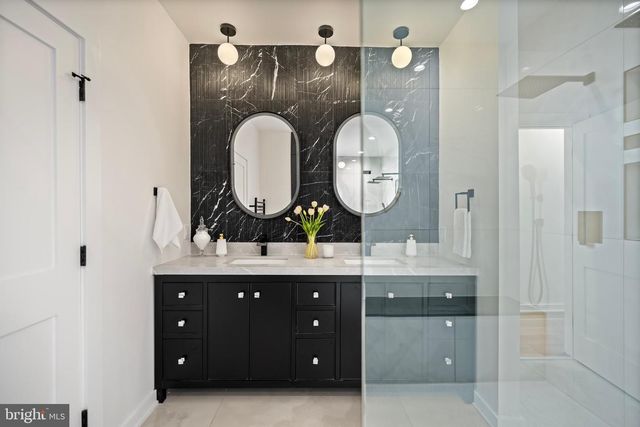 131 11 ST NE #3, Washington, DC 20002