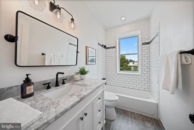 131 11 ST NE #3, Washington, DC 20002