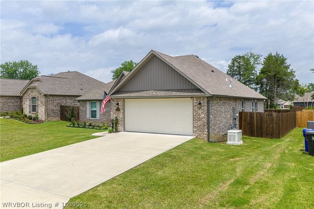 8323 Mclaren Drive, Fort Smith, AR 72916