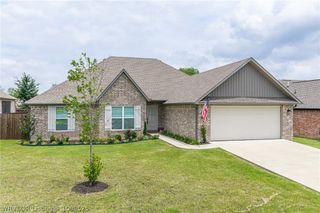 8323 Mclaren Drive, Fort Smith, AR 72916