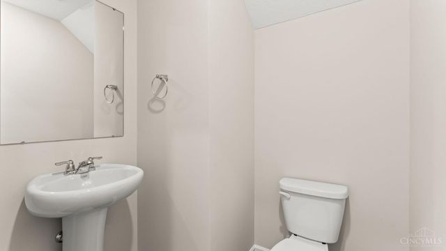 1880 Vista Lake Drive, Goshen Twp, OH 45122