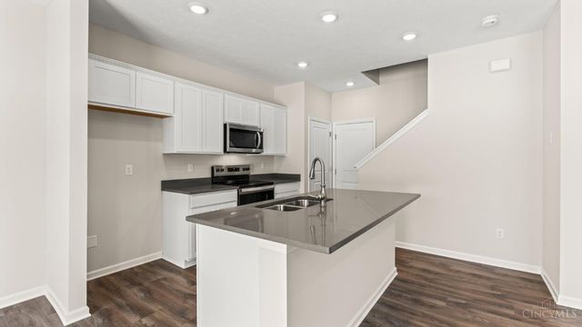 1880 Vista Lake Drive, Goshen Twp, OH 45122