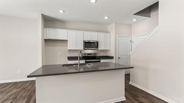 1880 Vista Lake Drive, Goshen Twp, OH 45122