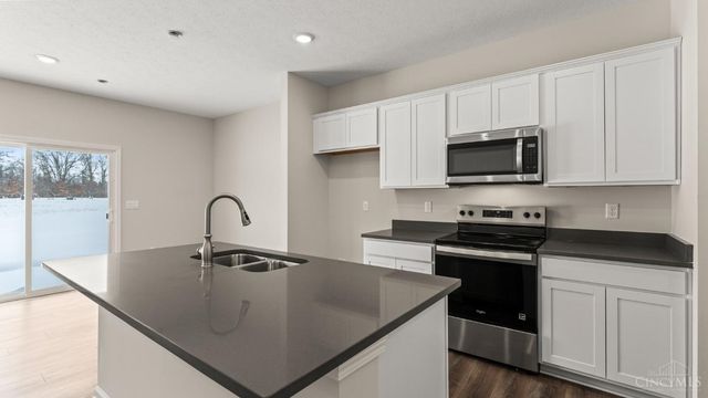 1880 Vista Lake Drive, Goshen Twp, OH 45122