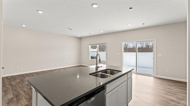 1880 Vista Lake Drive, Goshen Twp, OH 45122