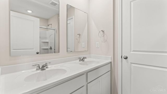 1880 Vista Lake Drive, Goshen Twp, OH 45122