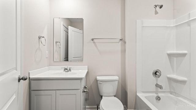 1880 Vista Lake Drive, Goshen Twp, OH 45122