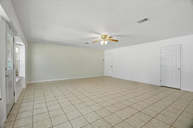 125 County Road 4010, Dayton, TX 77535