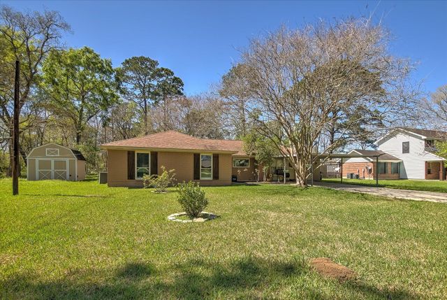 125 County Road 4010, Dayton, TX 77535