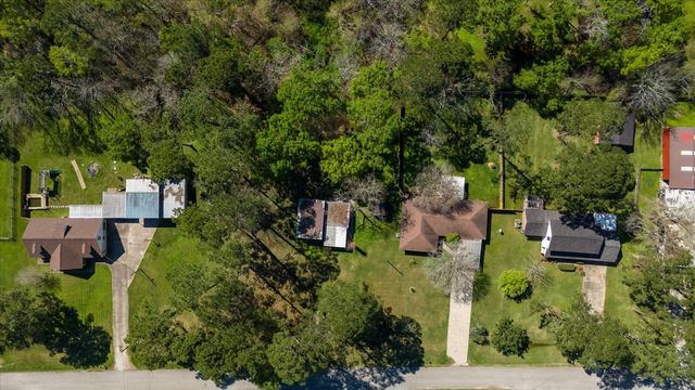 125 County Road 4010, Dayton, TX 77535