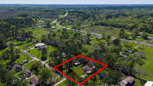 125 County Road 4010, Dayton, TX 77535