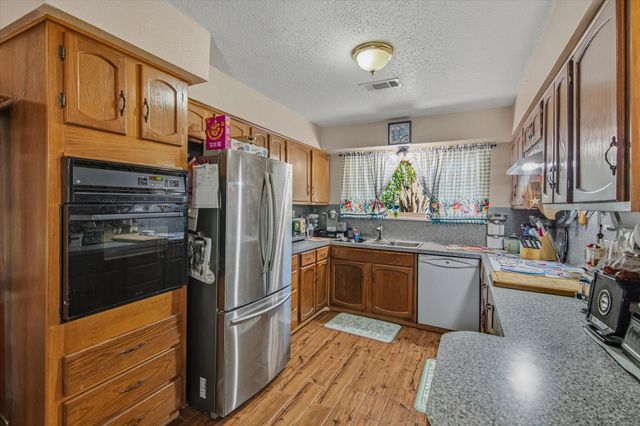 125 County Road 4010, Dayton, TX 77535