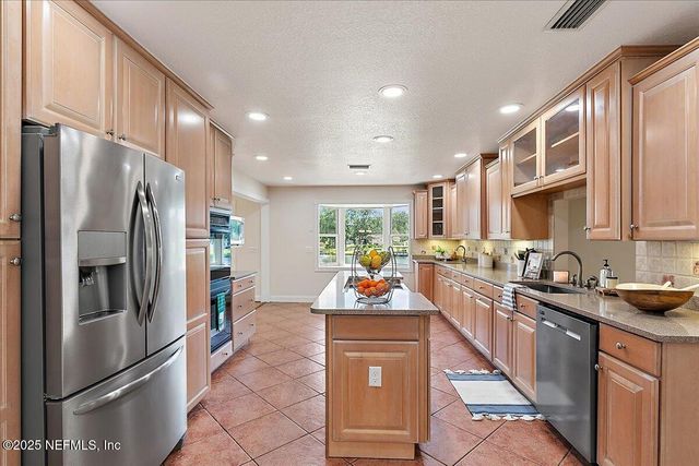 777 ARTHUR MOORE Drive, Green Cove Springs, FL 32043