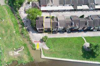 2135 Casa Rio Circle, Dickinson, TX 77539