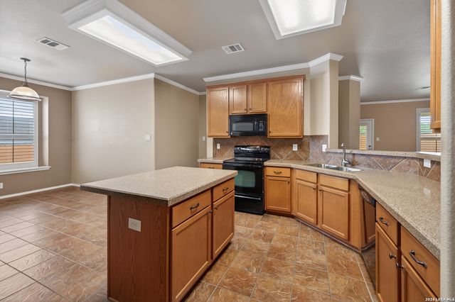 2557 Sir Barton Bay, Schertz, TX 78108