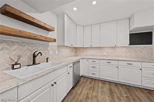 145 Brookdell Drive NW, North Canton, OH 44720