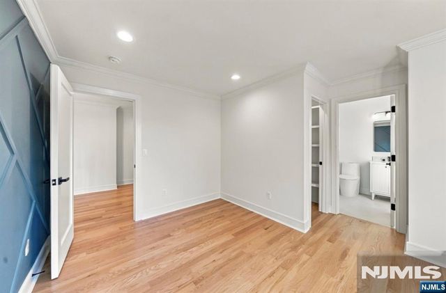 31 Barnsdale Road, Clifton, NJ 07013