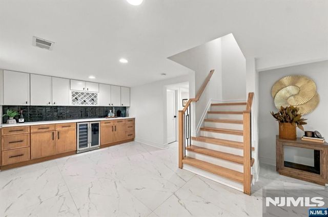 31 Barnsdale Road, Clifton, NJ 07013