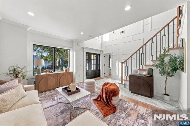 31 Barnsdale Road, Clifton, NJ 07013
