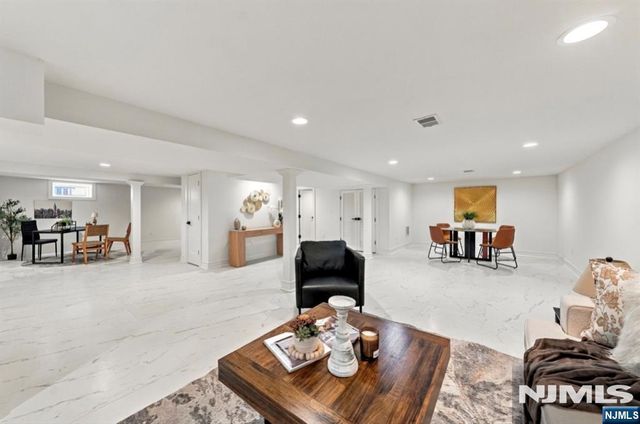 31 Barnsdale Road, Clifton, NJ 07013