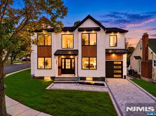 31 Barnsdale Road, Clifton, NJ 07013