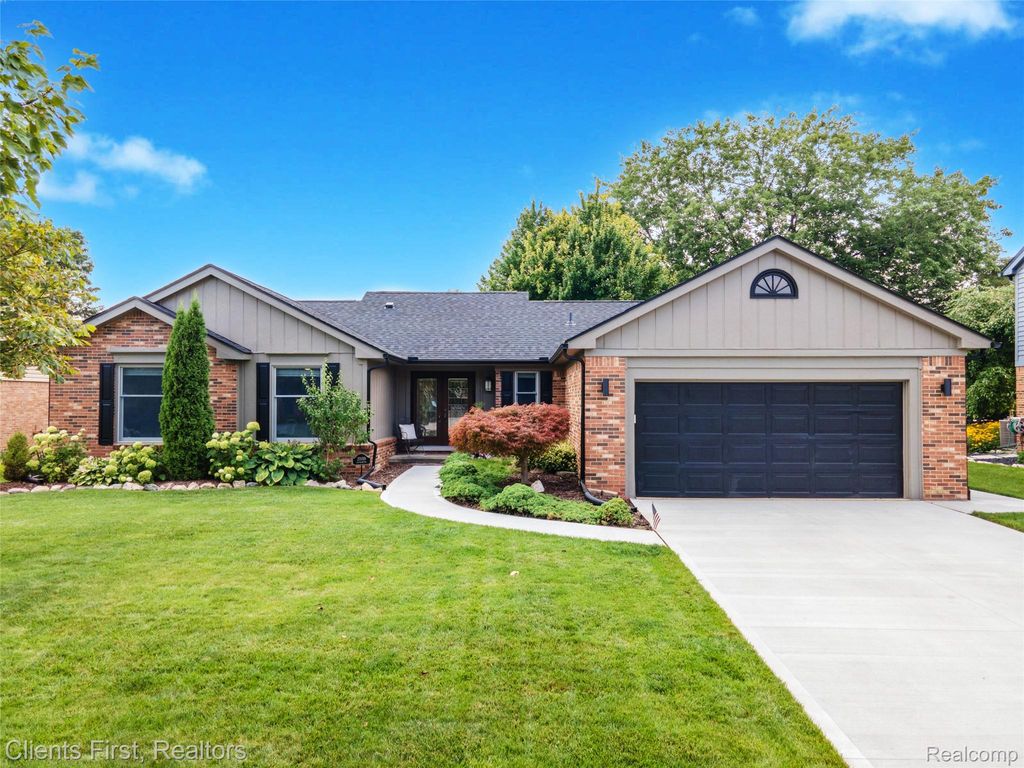 20019 Southampton Drive, Livonia, MI 48152