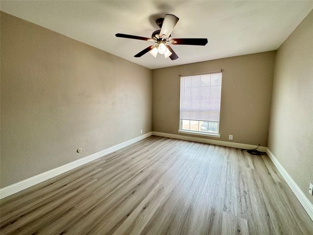 5981 Arapaho Road 303, Dallas, TX 75248