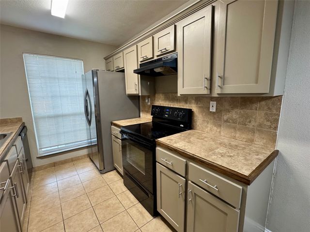 5981 Arapaho Road 303, Dallas, TX 75248