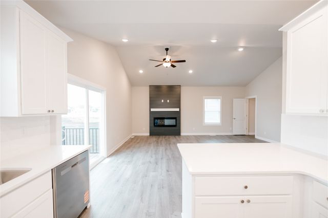 757 E 23rd Street N, Newton, IA 50208