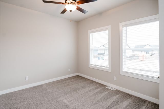 757 E 23rd Street N, Newton, IA 50208