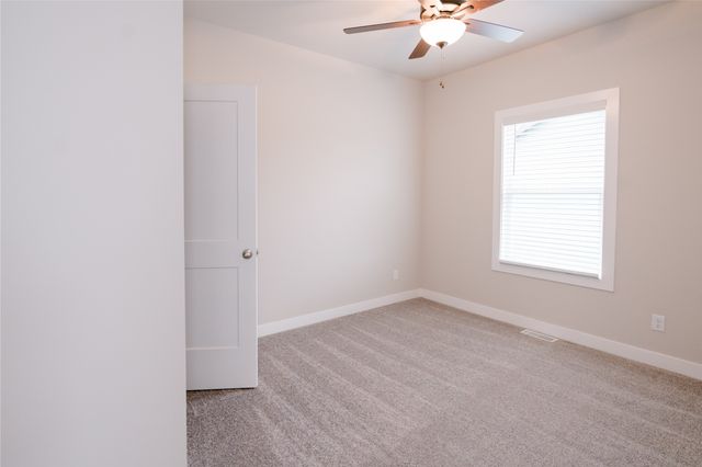 757 E 23rd Street N, Newton, IA 50208