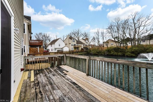 821 Gas Light LN, Virginia Beach, VA 23462