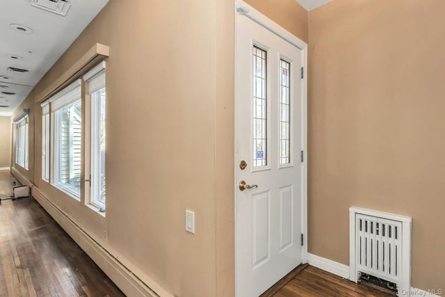 11 Rockhill Road, East Hills, NY 11577