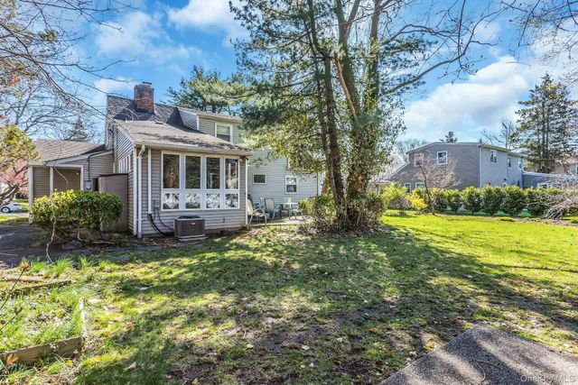 11 Rockhill Road, East Hills, NY 11577