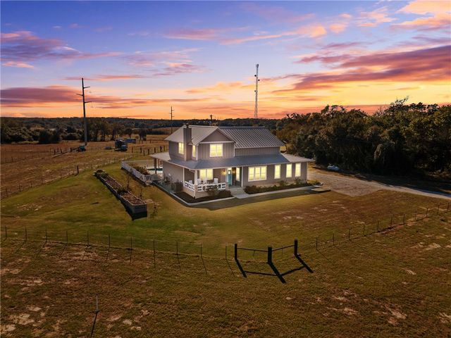 1694 Henry Prairie Road, Franklin, TX 77856