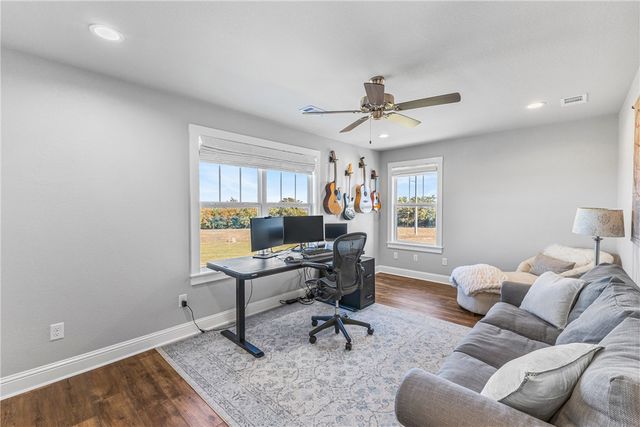 1694 Henry Prairie Road, Franklin, TX 77856