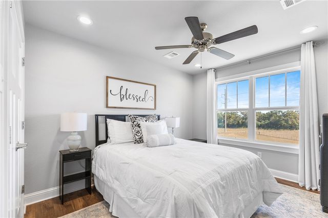 1694 Henry Prairie Road, Franklin, TX 77856