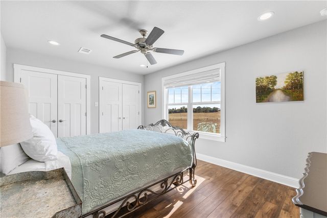 1694 Henry Prairie Road, Franklin, TX 77856