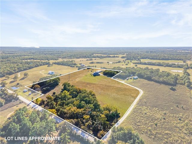 1694 Henry Prairie Road, Franklin, TX 77856