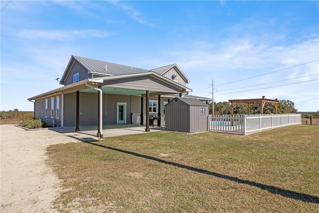 1694 Henry Prairie Road, Franklin, TX 77856