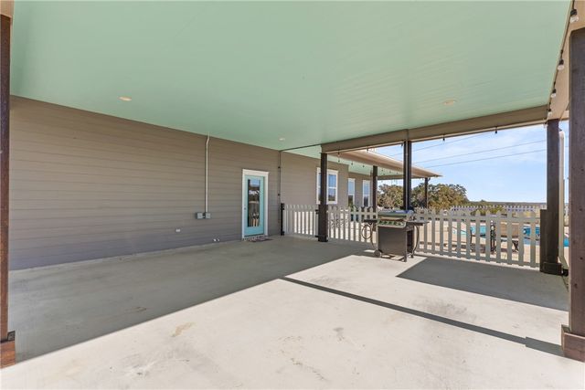 1694 Henry Prairie Road, Franklin, TX 77856