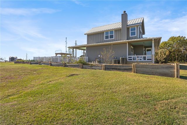 1694 Henry Prairie Road, Franklin, TX 77856