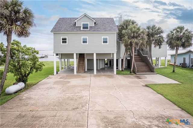 870 County Road 307, Port Lavaca, TX 77979